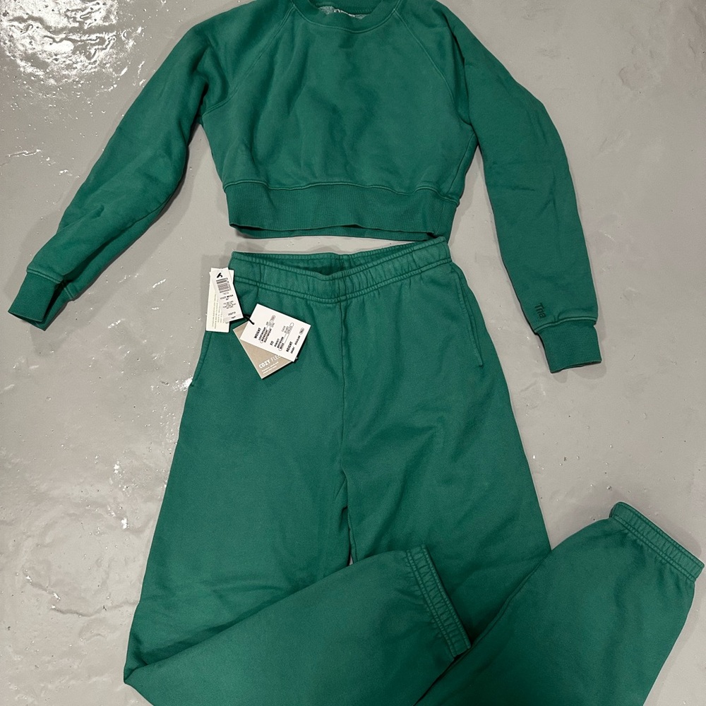 Aritzia Sweatset